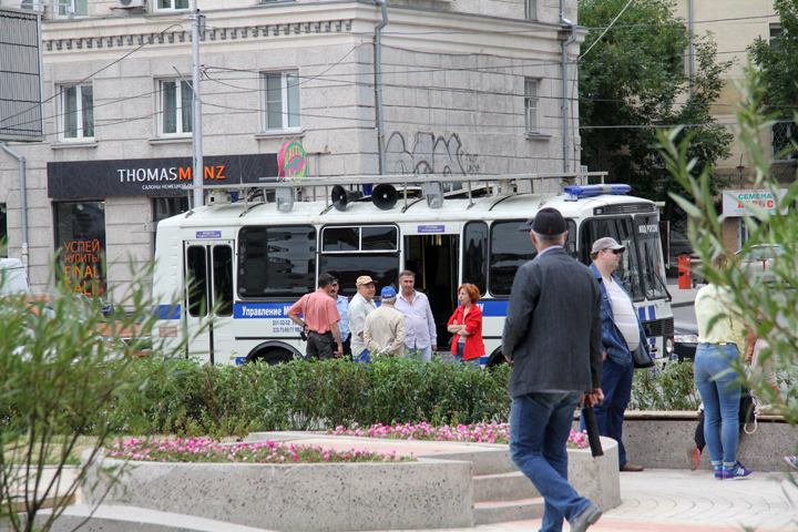 На марши независимости в Новосибирске и Калининграде вышли миллионы невидимок