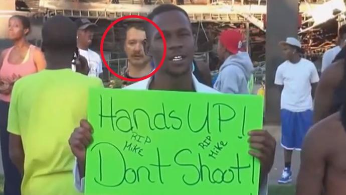 Пользователи соцсетей «обнаружили» Игоря Стрелкова в США (Видео) Пользователи соцсетей «обнаружили» Игоря Стрелкова в США (Видео)