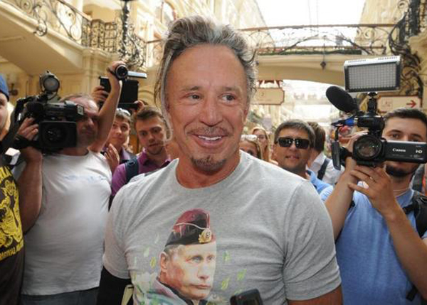 Януковичу они запрещали использовать силу против вооруженной толпы, а у себя беспорядки подавляют армией и бронетехникой Януковичу они запрещали использовать силу против вооруженной толпы, а у себя беспорядки подавляют армией и бронетехникой