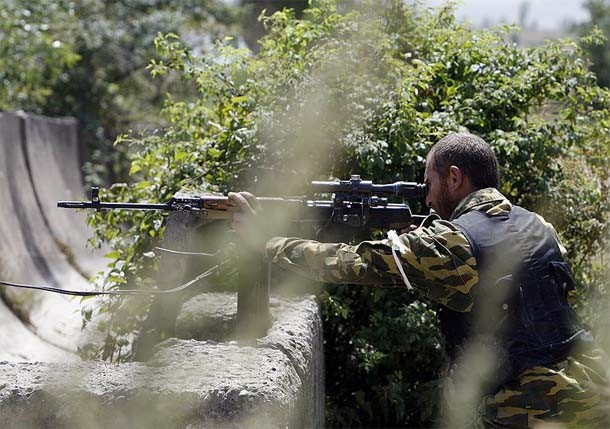 Партизаны не дали выйти из Мариуполя воинской колонне, которая направлялась в Новоазовск на помощь пограничникам Партизаны не дали выйти из Мариуполя воинской колонне, которая направлялась в Новоазовск на помощь пограничникам
