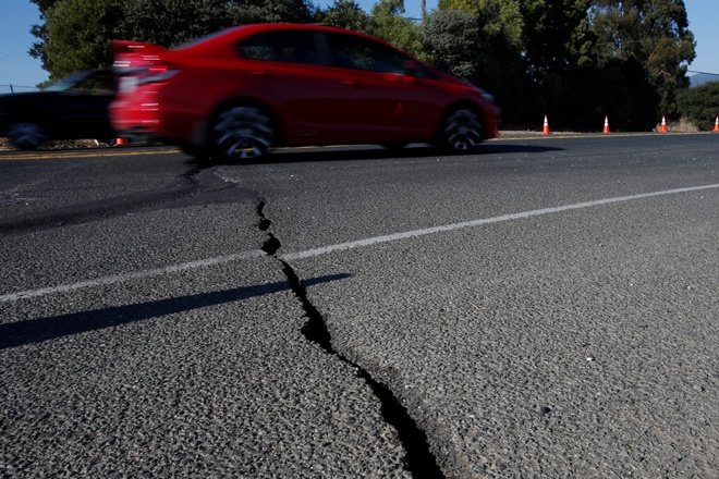Землетрясение в Калифорнии: телеканал CNN впечатлён разлитым вином, а не разрушениями в штате (Видео, фото) Землетрясение в Калифорнии: телеканал CNN впечатлён разлитым вином, а не разрушениями в штате (Видео, фото)