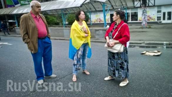 Пикет у резиденции Порошенко в Киеве уже идет, завтра обещают приехать нацгвардейцы из-под Иловайска с автоматами