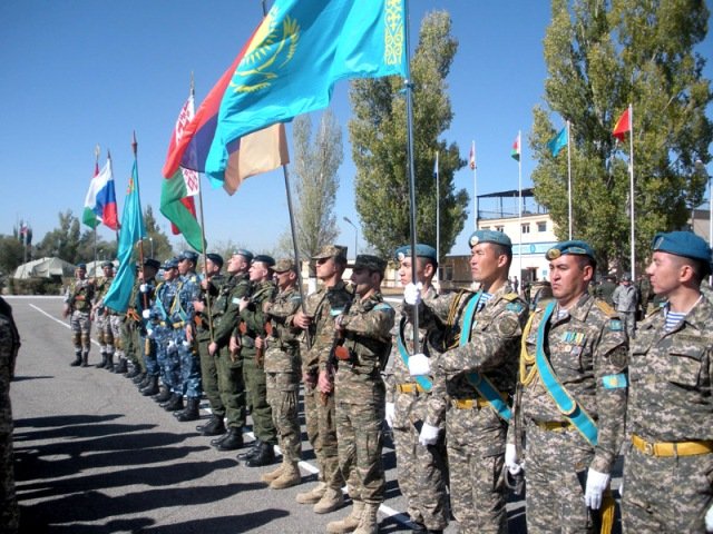 Миротворцы ОДКБ готовы к операции на Украине Миротворцы ОДКБ готовы к операции на Украине