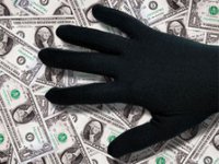 Вооруженные люди ограбили на 3 миллиона долларов банк в Донецке