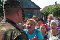 В Мелитопольском районе Запорожья жители трех сел перекрыли трассу на Бердянск в знак протеста против мобилизации (видео)