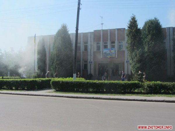 В Житомире утром загорелся городской военкомат