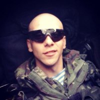 Он обещал водрузить черно-красный флаг над Кремлем!