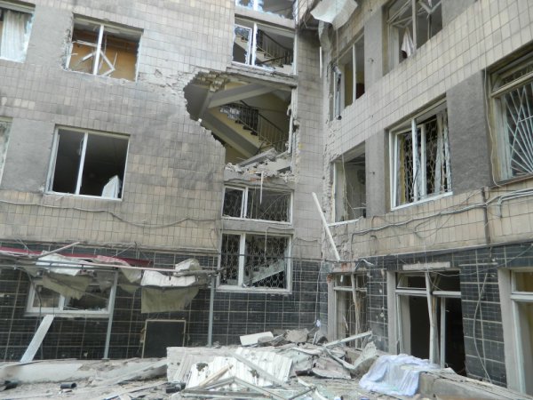 Краеведческий музей города Донецка. Восемь попаданий укро-снарядов.