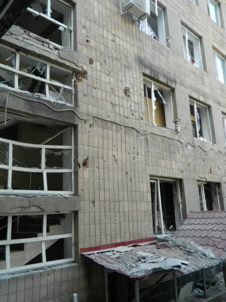 Краеведческий музей города Донецка. Восемь попаданий укро-снарядов.