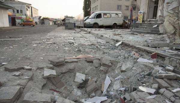 Артобстрел железнодорожного вокзала Донецка