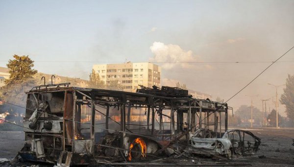 Артобстрел железнодорожного вокзала Донецка