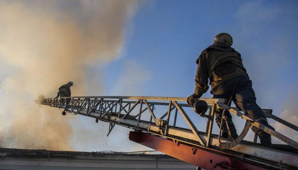 Артобстрел железнодорожного вокзала Донецка