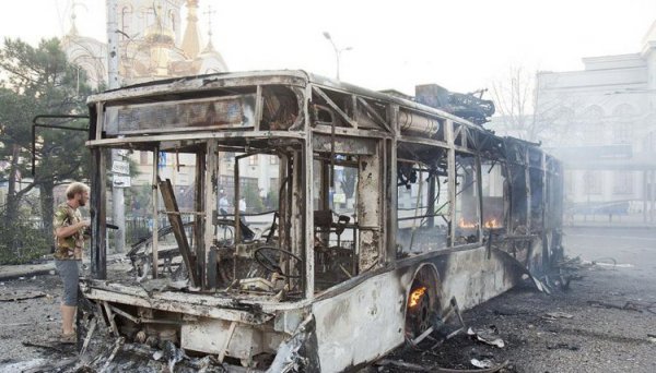 Артобстрел железнодорожного вокзала Донецка