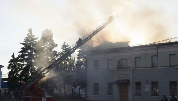 Артобстрел железнодорожного вокзала Донецка