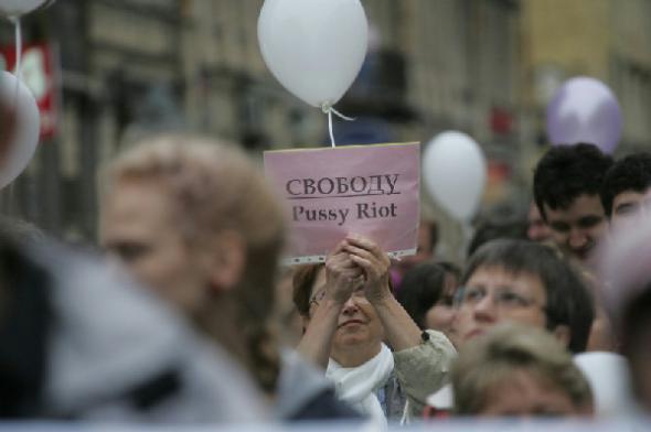 Тактика «пятой колонны»: как прозападные силы пытаются влиять на массовое сознание россиян