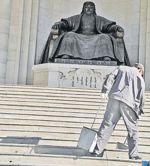 Родина Чингисхана зовет Россию на помощь