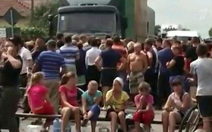 Матери украинских призывников разбили палаточный лагерь в Черновцах (видео) Матери украинских призывников разбили палаточный лагерь в Черновцах (видео)