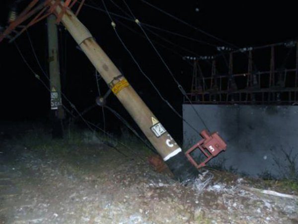 Партизаны взорвали опоры сети под Харьковом Партизаны взорвали опоры сети под Харьковом