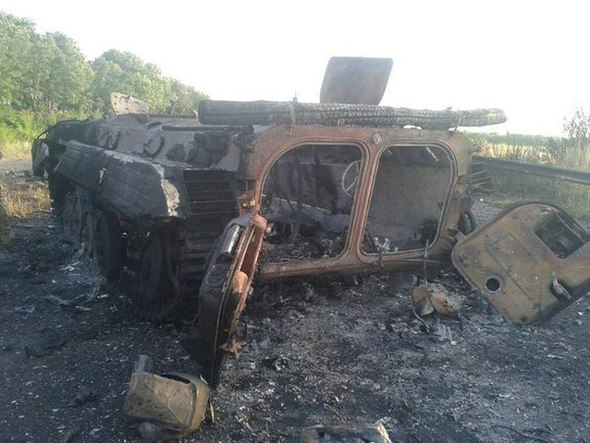 Украинская РСЗО "Град" по ошибке расстреляла колонну национальной гвардии в Волновахском районе Украинская РСЗО "Град" по ошибке расстреляла колонну национальной гвардии в Волновахском районе