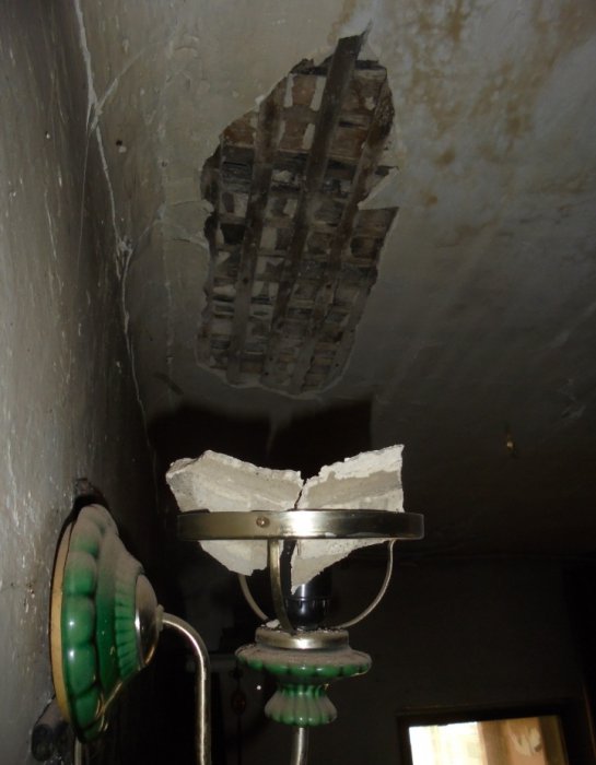 Последствия ночного обстрела Путиловки 9-09-2014 Последствия ночного обстрела Путиловки 9-09-2014