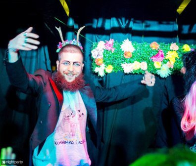 Саван мертвеца на нежной невесте