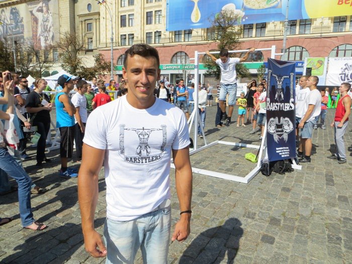 На площади Свободы проходит грандиозная ярмарка спорта (ФОТО) На площади Свободы проходит грандиозная ярмарка спорта (ФОТО)