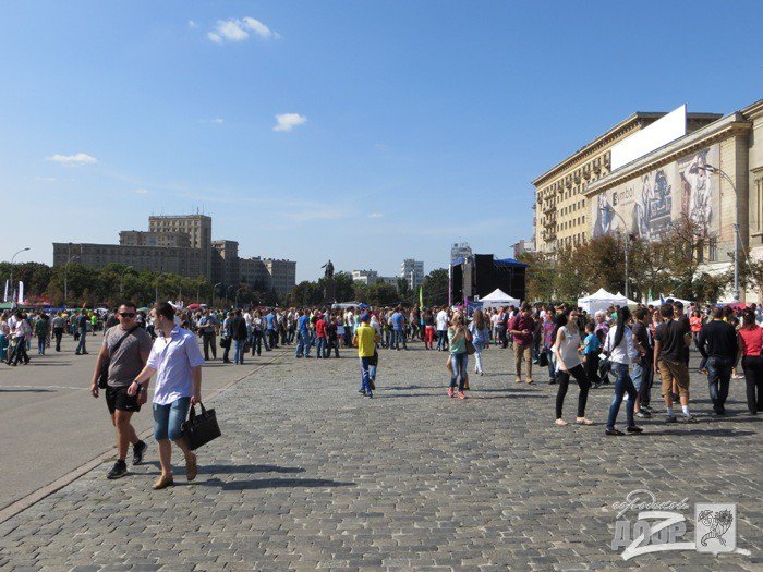 На площади Свободы проходит грандиозная ярмарка спорта (ФОТО) На площади Свободы проходит грандиозная ярмарка спорта (ФОТО)