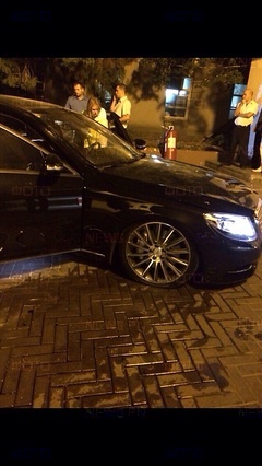 В Одессе неизвестные расстреляли два автомобиля В Одессе неизвестные расстреляли два автомобиля