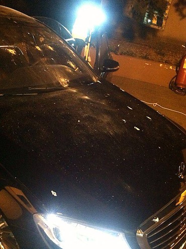 В Одессе неизвестные расстреляли два автомобиля В Одессе неизвестные расстреляли два автомобиля