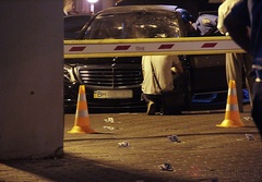 В Одессе неизвестные расстреляли два автомобиля В Одессе неизвестные расстреляли два автомобиля