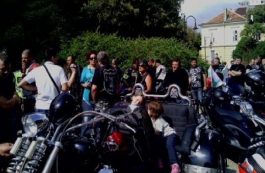 Варна взбунтовалась: "Мы не хотим войны с Россией, она наш Освободитель! НАТО является большой ошибкой!" Варна взбунтовалась: "Мы не хотим войны с Россией, она наш Освободитель! НАТО является большой ошибкой!"