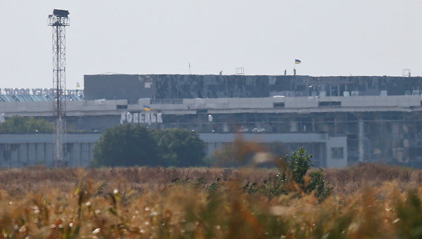 В аэропорту Донецка добивают окруженцев В аэропорту Донецка добивают окруженцев