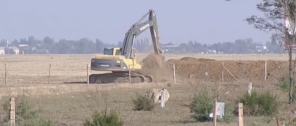 Выкопанный украинцами ров превратит Крым в остров Выкопанный украинцами ров превратит Крым в остров