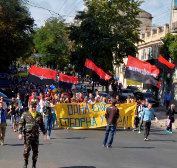 Одесский Евромайдан агитировал за «мир» с криками «смерть врагам» Одесский Евромайдан агитировал за «мир» с криками «смерть врагам»