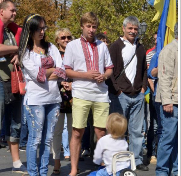 Одесский Евромайдан агитировал за «мир» с криками «смерть врагам» Одесский Евромайдан агитировал за «мир» с криками «смерть врагам»