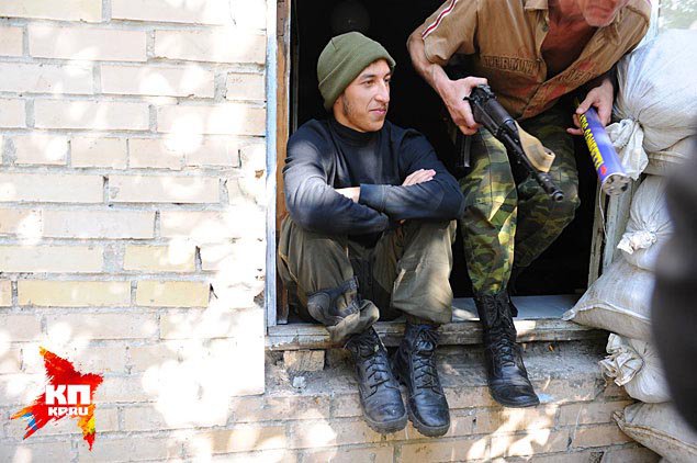 Ополченцы-добровольцы из России - о своем товарище: «Врачи ему три месяца жизни отвели. И он рванул в Донбасс, чтоб не на койке, а в бою умереть» Ополченцы-добровольцы из России - о своем товарище: «Врачи ему три месяца жизни отвели. И он рванул в Донбасс, чтоб не на койке, а в бою умереть»