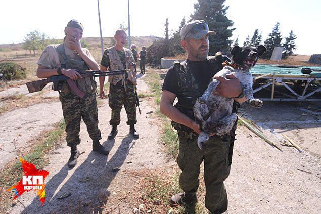 Ополченцы-добровольцы из России - о своем товарище: «Врачи ему три месяца жизни отвели. И он рванул в Донбасс, чтоб не на койке, а в бою умереть» Ополченцы-добровольцы из России - о своем товарище: «Врачи ему три месяца жизни отвели. И он рванул в Донбасс, чтоб не на койке, а в бою умереть»