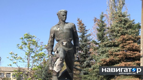 Нацгвардия превратила памятник Великой Отечественной в мишень для тренировок Нацгвардия превратила памятник Великой Отечественной в мишень для тренировок