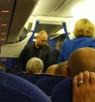 Яценюк летал в Нью-Йорк в эконом-классе, но жил в одном из самых дорогих отелей