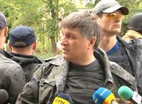 Главный организатор сноса памятника Ленину в Харькове Аваков и приказал прекратить открытое уголовное дело по статье вандализм.