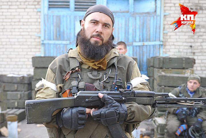 «Главное — не дать им головы поднять. Иначе весь город снарядами засыпят...» «Главное — не дать им головы поднять. Иначе весь город снарядами засыпят...»