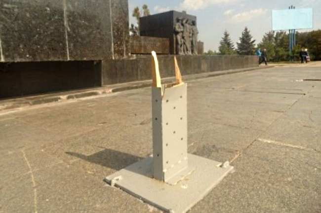 Мариупольцы уничтожили "крест объединения" Мариупольцы уничтожили "крест объединения"