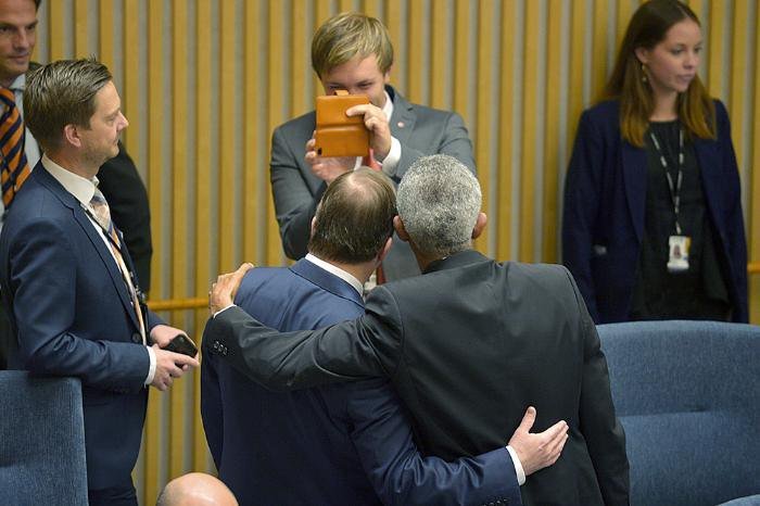 Швеция получила нового премьер-министра, который будет бороться с "русским высокомерием" Швеция получила нового премьер-министра, который будет бороться с "русским высокомерием"