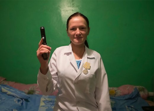 Репортаж Reuters c востока Украины: женщины взялись за оружие Репортаж Reuters c востока Украины: женщины взялись за оружие