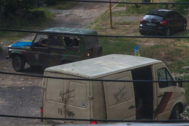 Украинские военные обчищают квартиру в Краматорске. Фотографии были сделаны незаметно... Украинские военные обчищают квартиру в Краматорске. Фотографии были сделаны незаметно...