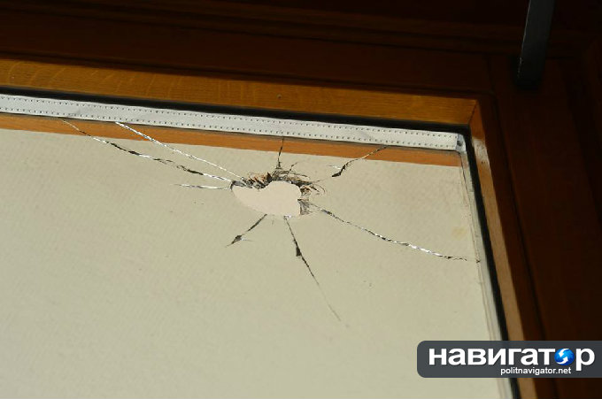 В Киеве Верховную Раду националисты забрасывают «коктейлями Молотова» В Киеве Верховную Раду националисты забрасывают «коктейлями Молотова»