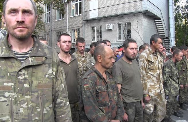 Плененных под Иловайском не отпустят, пока они не восстановят город Плененных под Иловайском не отпустят, пока они не восстановят город