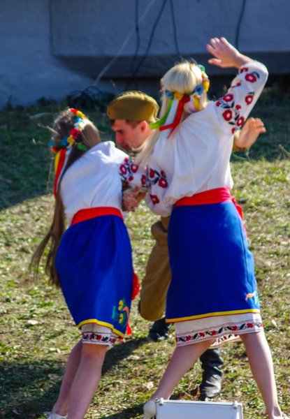 В день освобождения Запорожья власти инсценировали сцены изнасилования украинок советскими солдатами В день освобождения Запорожья власти инсценировали сцены изнасилования украинок советскими солдатами
