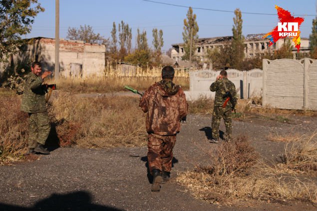 Взрывное перемирие в Донбассе: спецкоры «КП» вывезли из-под огня женщину с 9-летним сыном Взрывное перемирие в Донбассе: спецкоры «КП» вывезли из-под огня женщину с 9-летним сыном