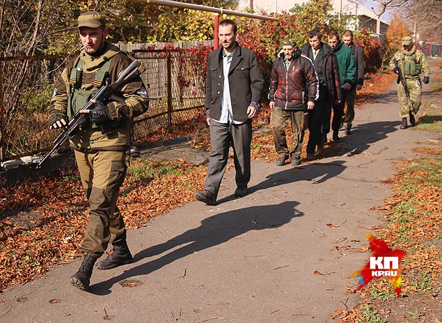 Украинский пленный: «Сначала морды друг другу бьем, потом дружим» Украинский пленный: «Сначала морды друг другу бьем, потом дружим»